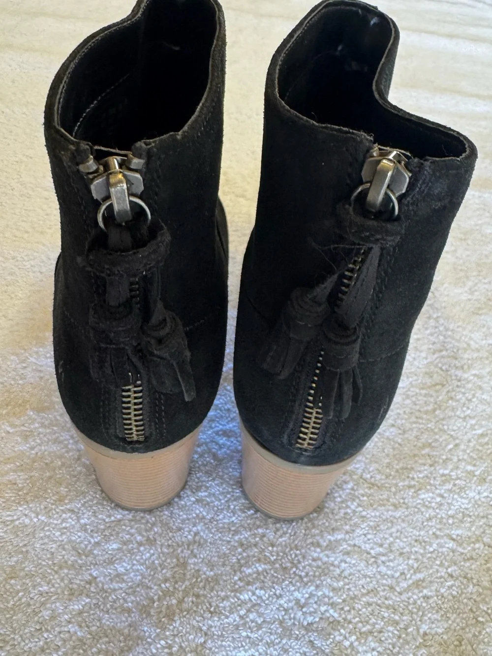 NWOT The Hush Puppies Ingrid Bootie women's ankle boot in black suede. - Picture 5 of 8
